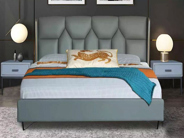 革張りのベッドをメンテナンスする際にはどのような注意が必要ですか?